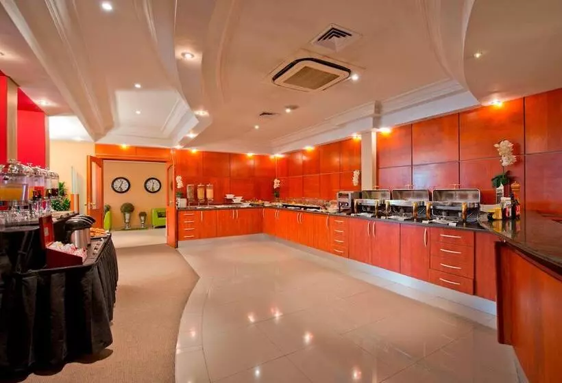 Protea Hotel By Marriott Windhoek Furstenhof