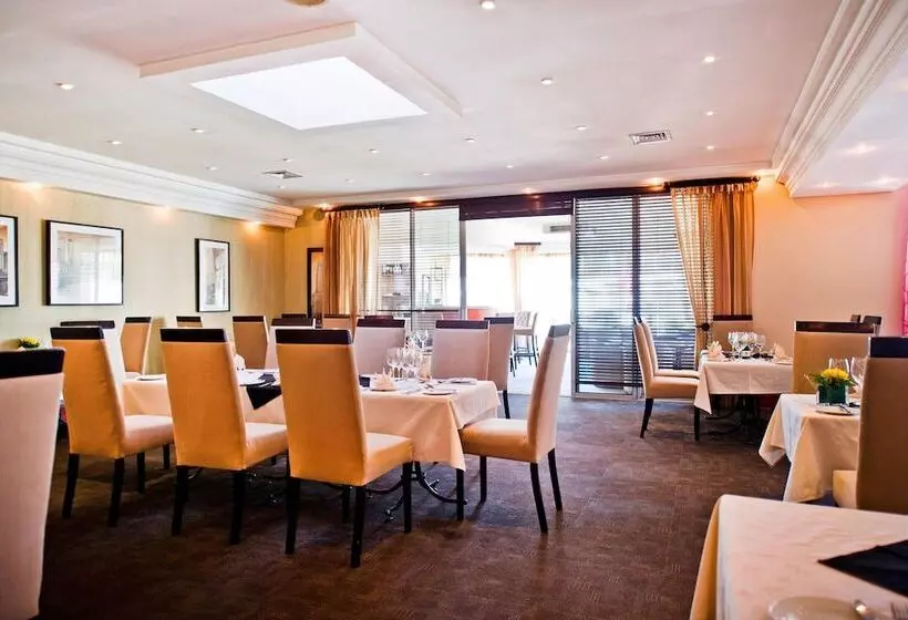 Protea Hotel By Marriott Windhoek Furstenhof