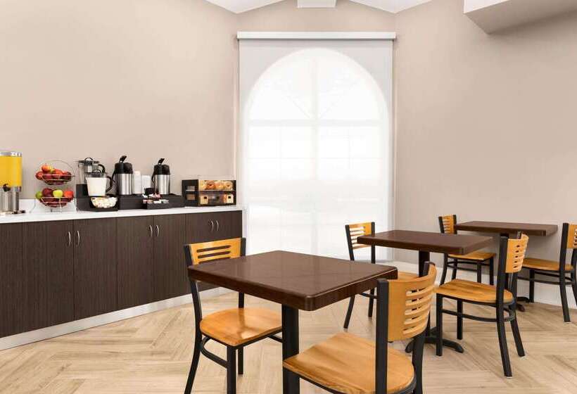 Hotel Travelodge By Wyndham Timmins