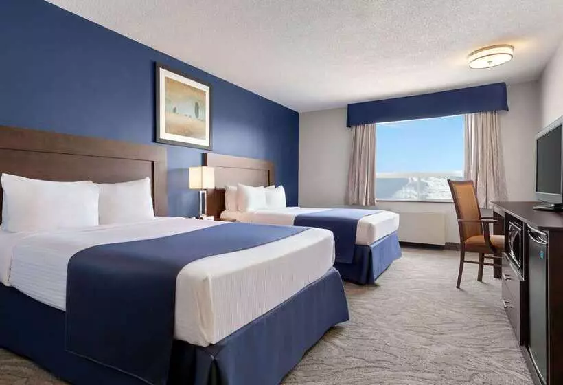 Отель Travelodge By Wyndham Timmins