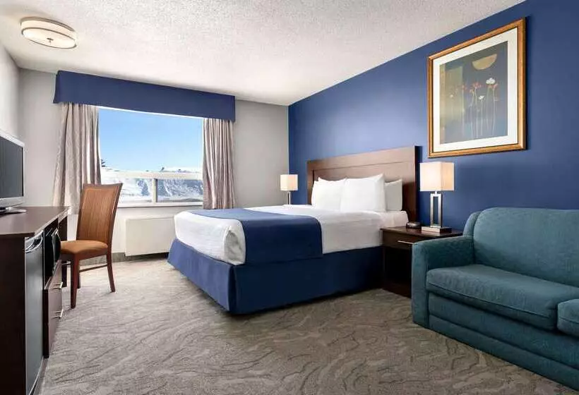 Отель Travelodge By Wyndham Timmins