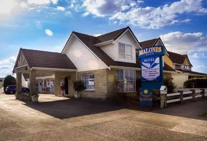 Malones Motel