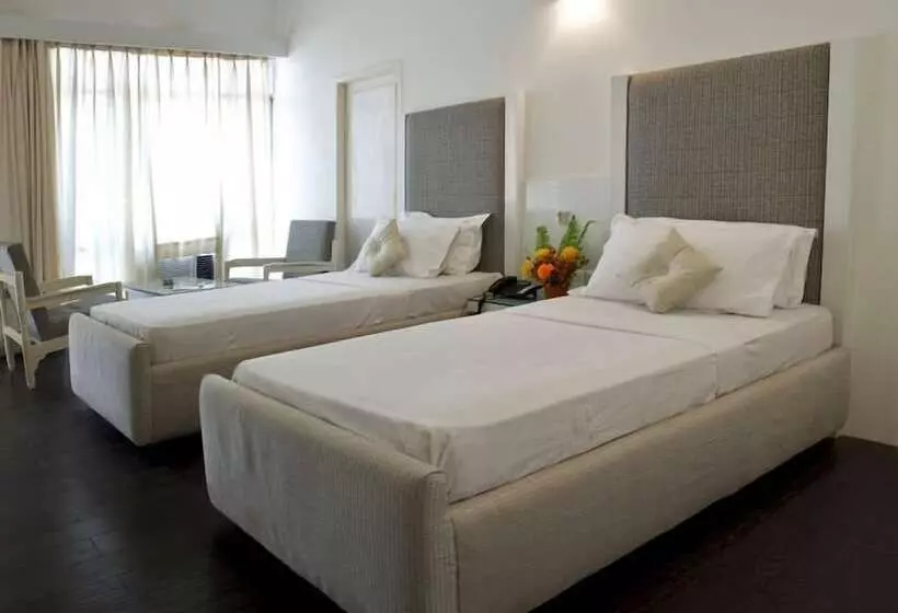 Отель Jaya International