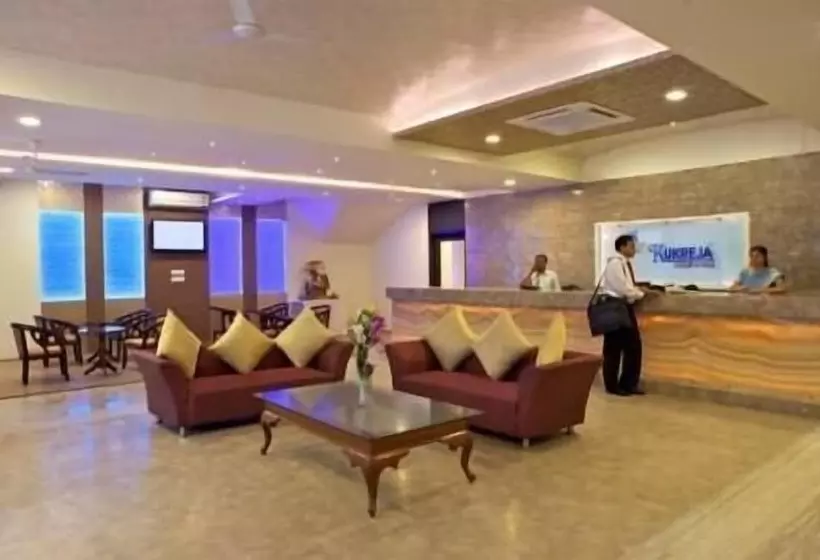 Отель Jaya International