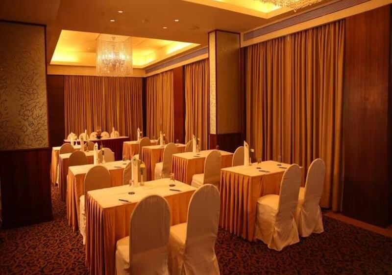 Hotel Sun N Sand Mumbai Juhu Beach