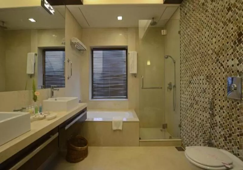 Отель Sun N Sand Mumbai Juhu Beach