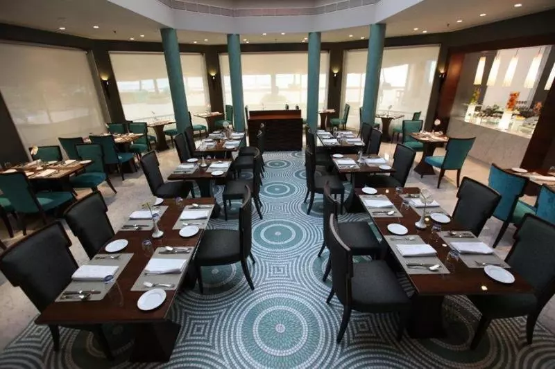 Отель Sun N Sand Mumbai Juhu Beach