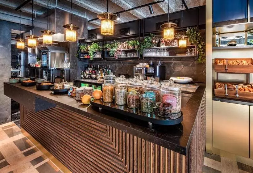 هتل The Highlander Amsterdam