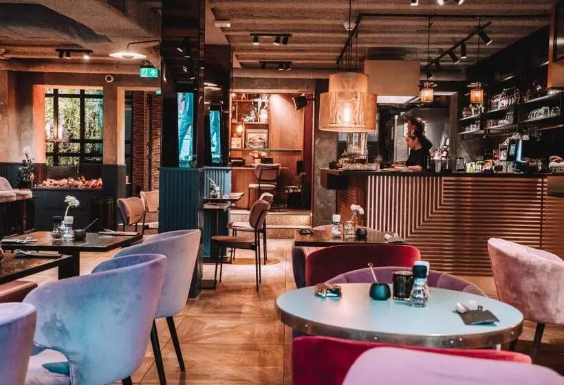 هتل The Highlander Amsterdam