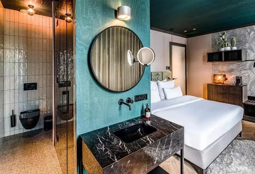 هتل The Highlander Amsterdam