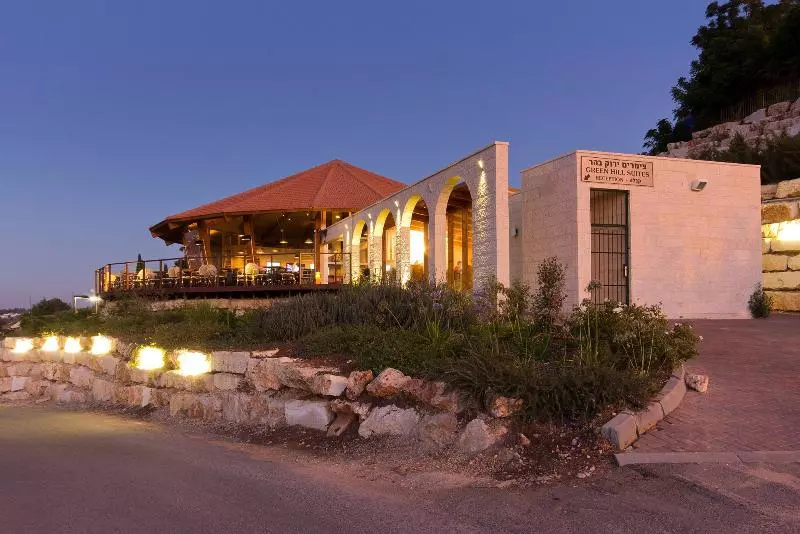 Shoresh Country Lodging