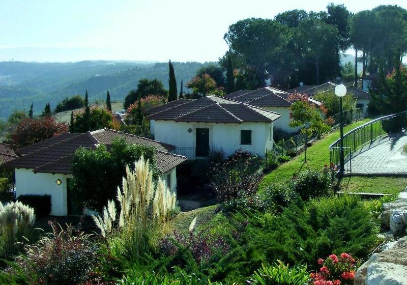 Shoresh Country Lodging