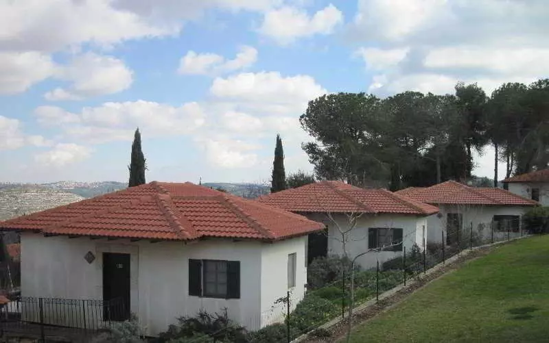 Shoresh Country Lodging