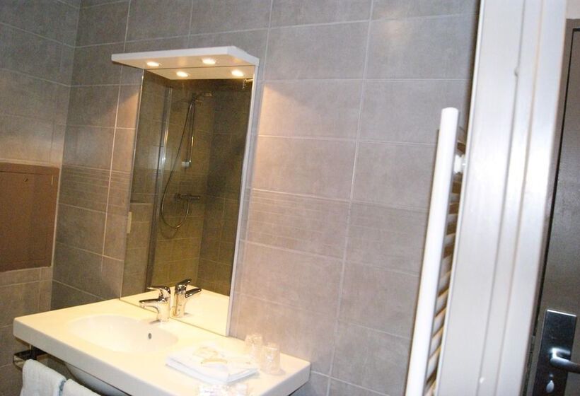 هتل 1er Consul Rouen