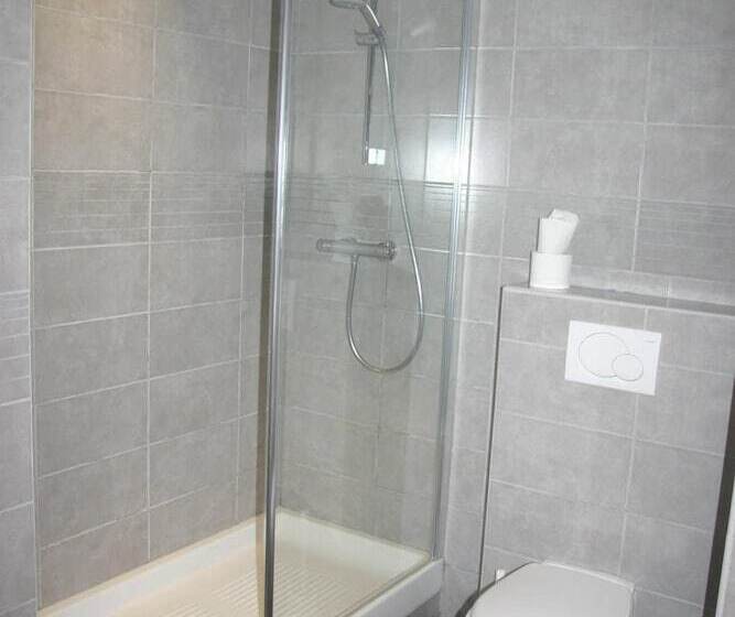 هتل 1er Consul Rouen