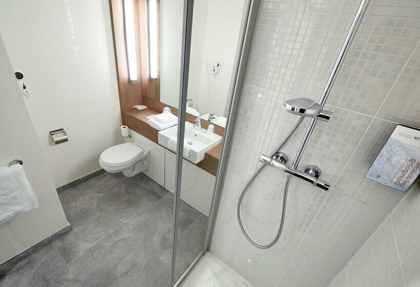 هتل Campanile Bayonne