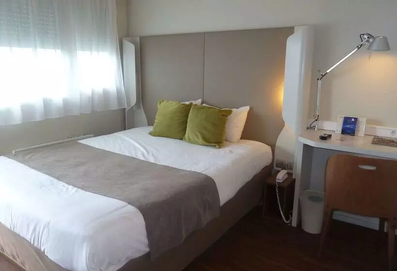 ホテル Campanile Le Mans Est