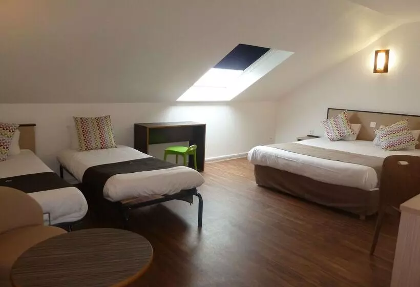 ホテル Campanile Le Mans Est