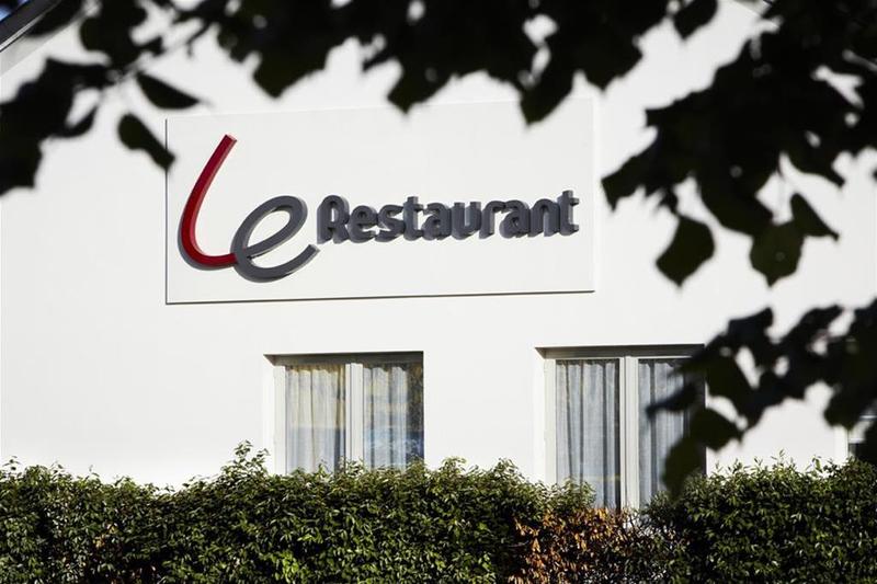 Отель Campanile Taverny