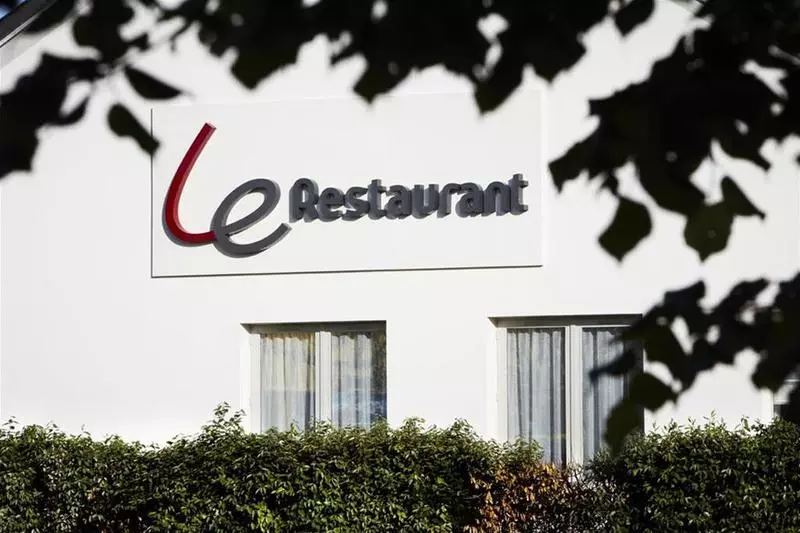 ホテル Campanile Taverny