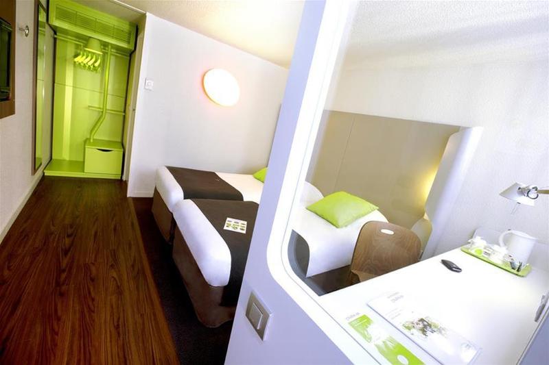 Отель Campanile Taverny