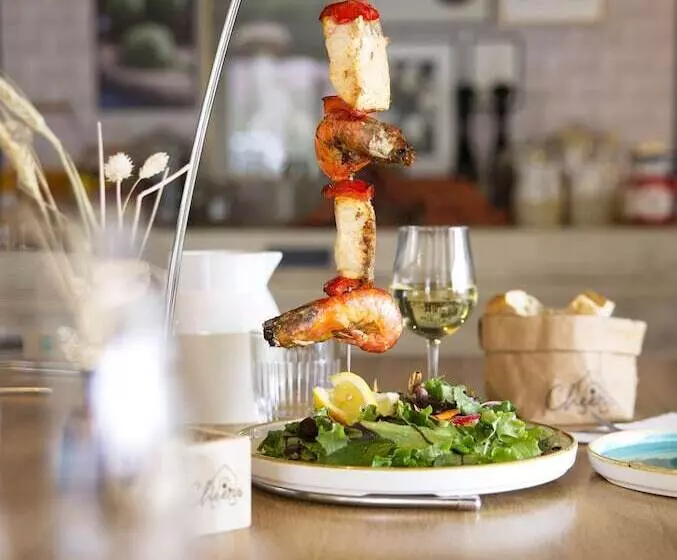 ホテル Campanile Taverny