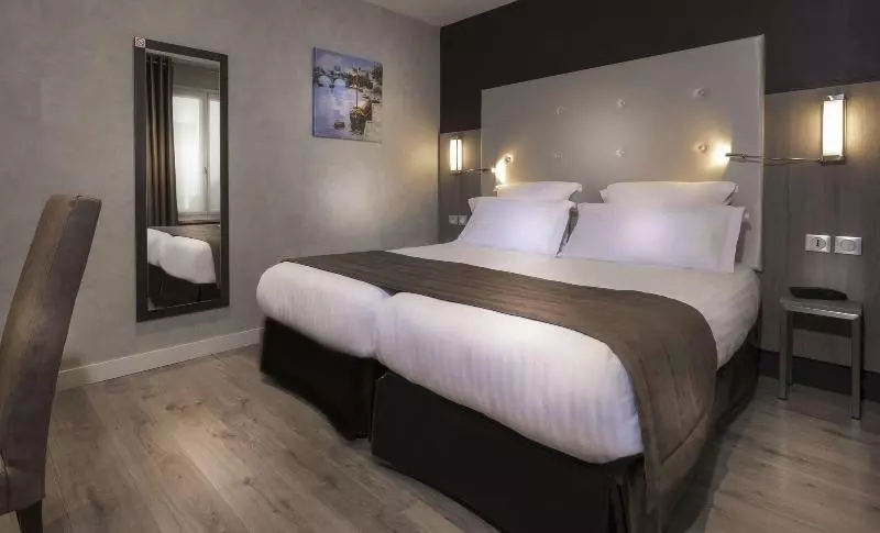 ホテル De La Paix Tour Eiffel