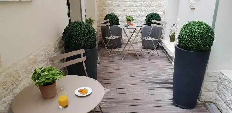 ホテル De La Paix Tour Eiffel