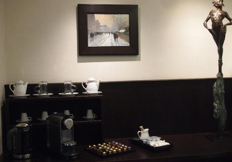 هتل De La Paix Tour Eiffel