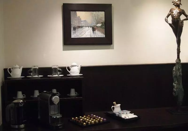 ホテル De La Paix Tour Eiffel