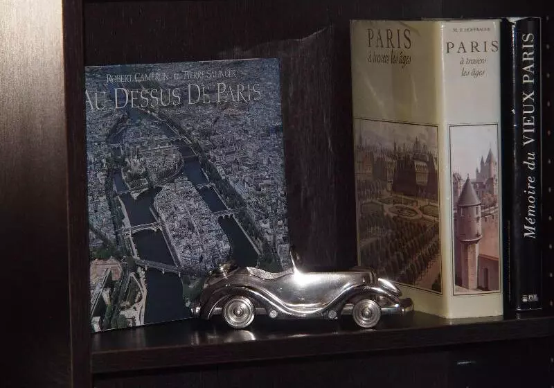 ホテル De La Paix Tour Eiffel