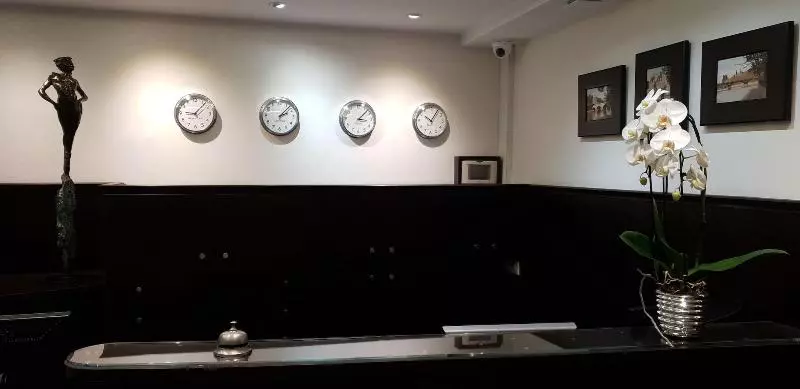 ホテル De La Paix Tour Eiffel