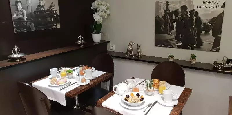 ホテル De La Paix Tour Eiffel