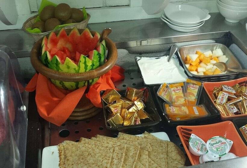 فندق Kyriad Fontenay Tresigny