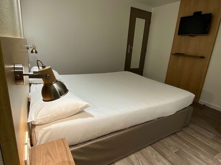 فندق Kyriad Fontenay Tresigny