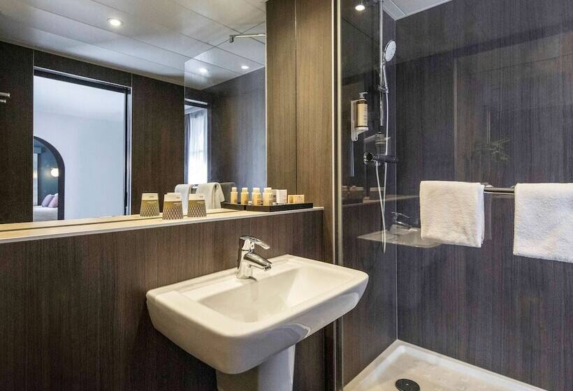 هتل Mercure Versailles Chateau