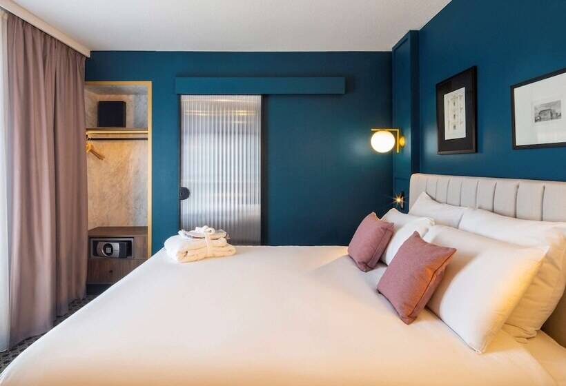 هتل Mercure Versailles Chateau