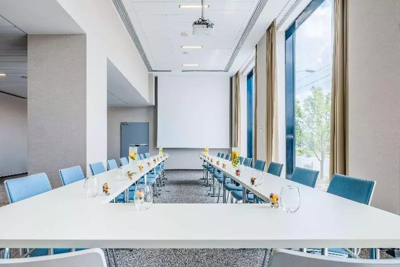 هتل Park Inn By Radisson Danube Bratislava