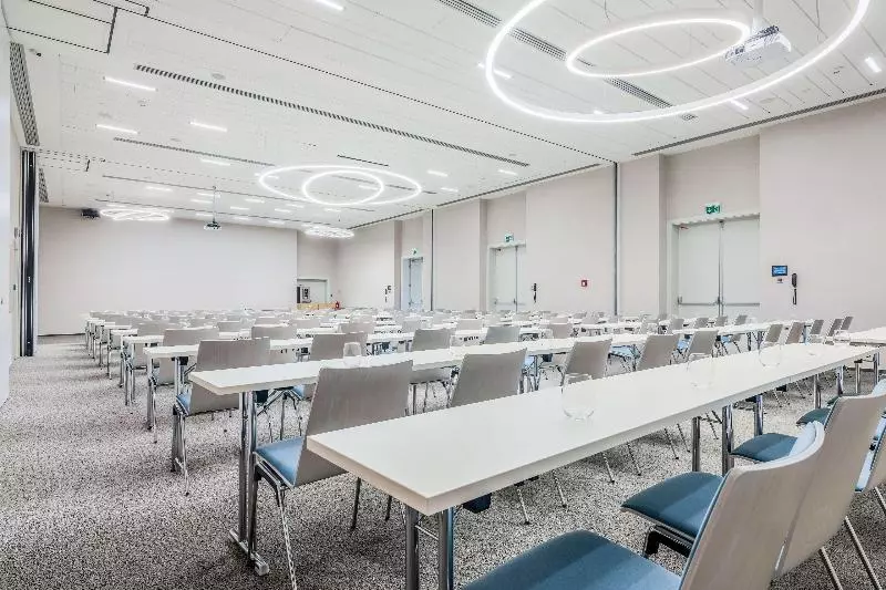 هتل Park Inn By Radisson Danube Bratislava