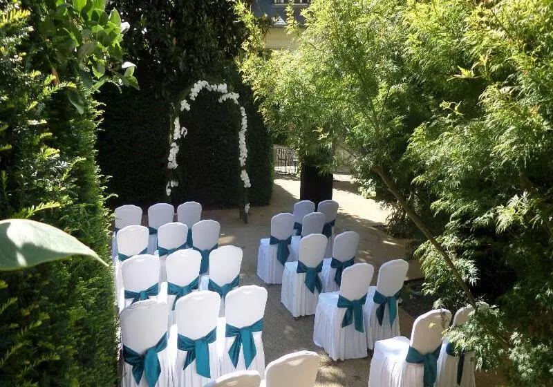 Отель Renaissance Paris Nobel Tour Eiffel