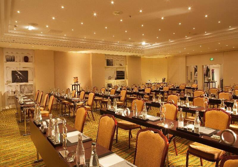 هتل Renaissance Paris Nobel Tour Eiffel