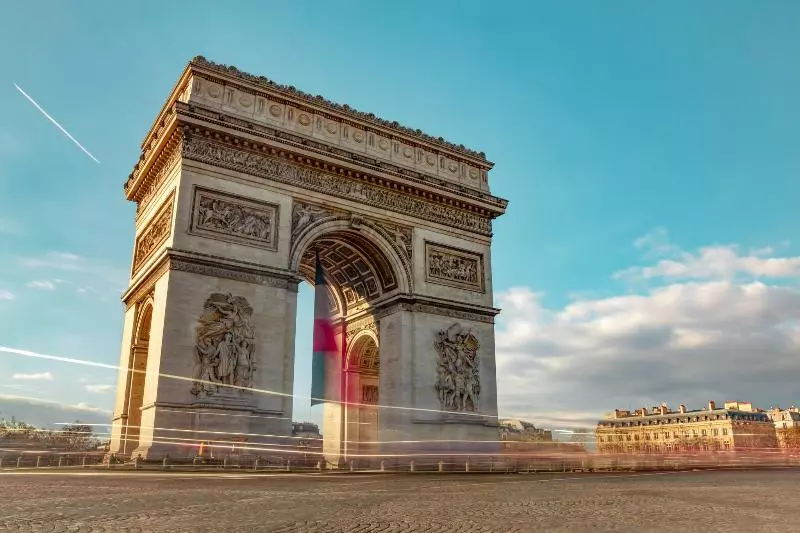 Отель Renaissance Paris Nobel Tour Eiffel