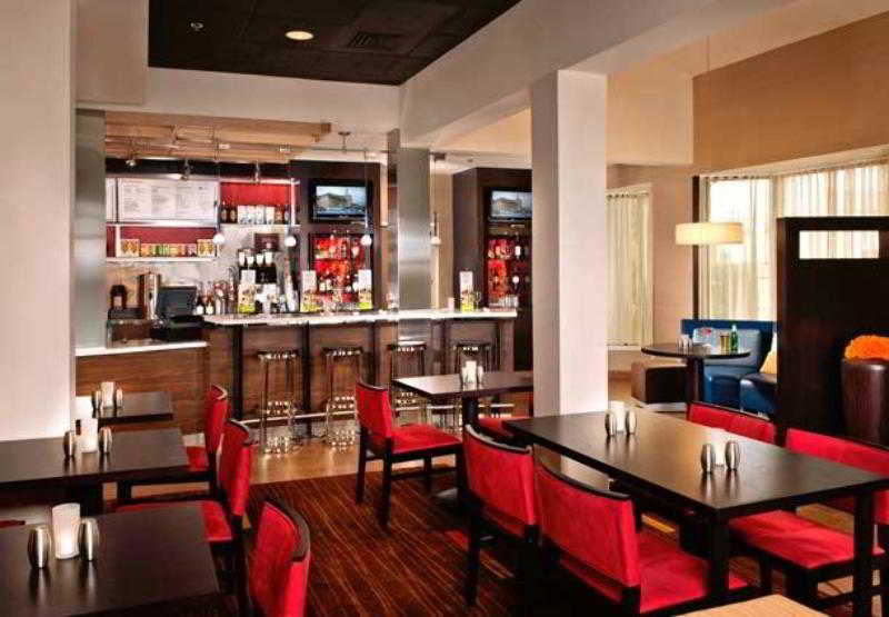 فندق Courtyard By Marriott Fayetteville