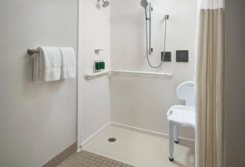 فندق Courtyard By Marriott Fayetteville