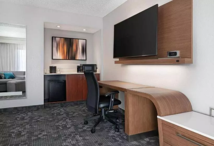 호텔 Courtyard By Marriott Las Vegas Convention Center