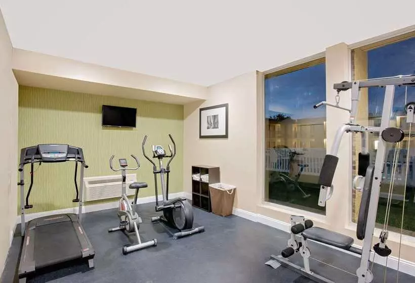 בית מלון כפרי Days Inn By Wyndham Easton