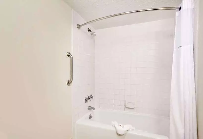 בית מלון כפרי Days Inn By Wyndham Easton