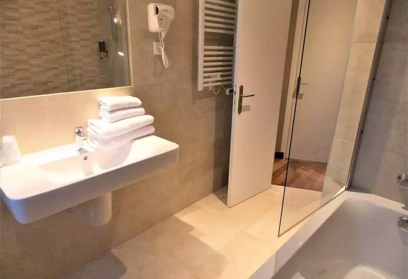 ホテル Excelsior Batignolles