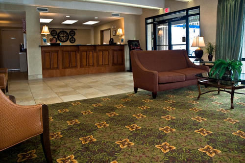 Hotel Gateway Inn & Suites