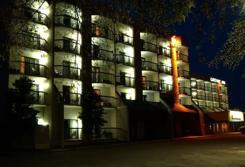 هتل Gateway Inn & Suites
